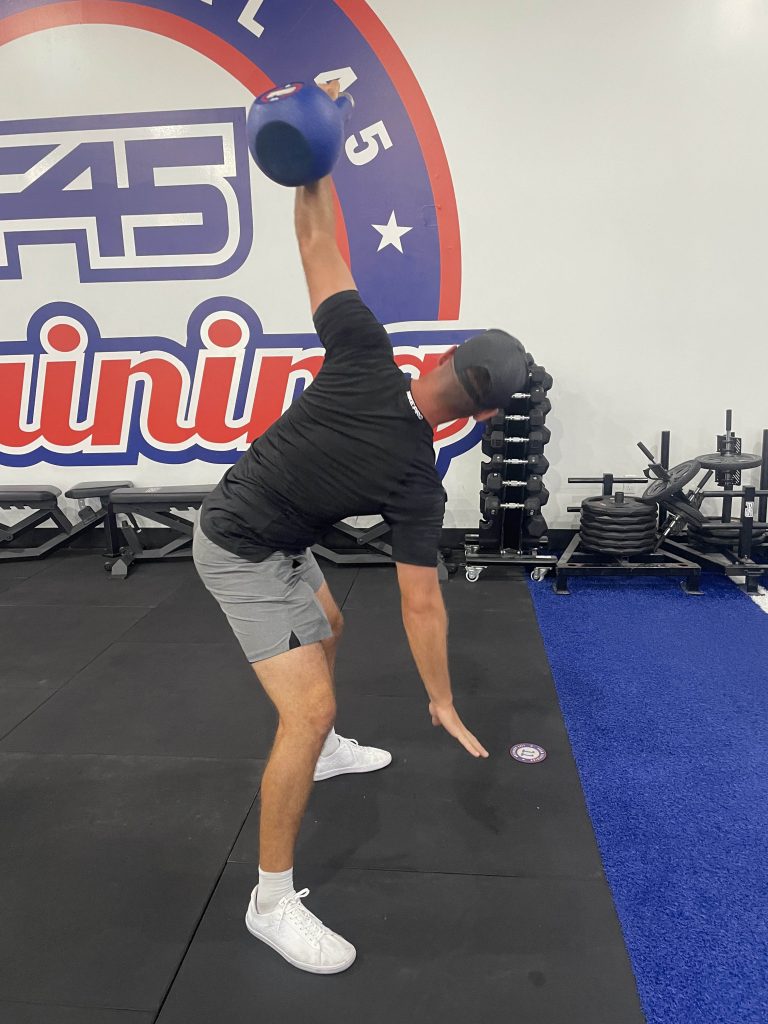 Where_Gullo Kettlebell Windmill 3
