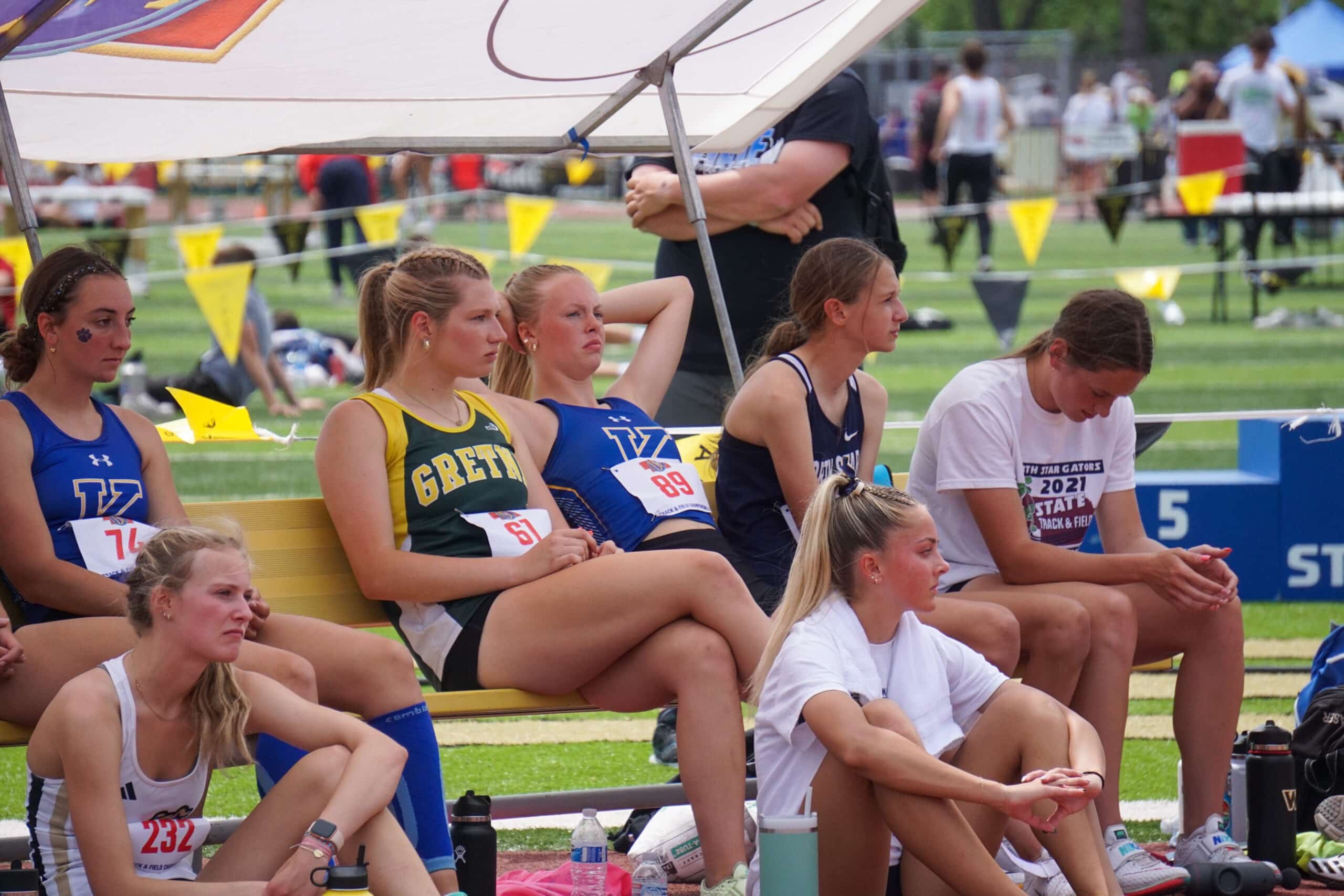 DSC09191.JPG 2023 State Track: Elle’s Balancing Act