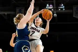 Omaha Mavericks guard Sam Mitchell
