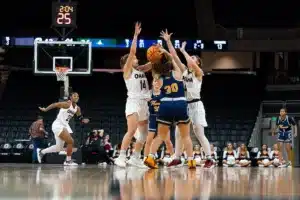 Omaha Mavericks guard Katie Keitges