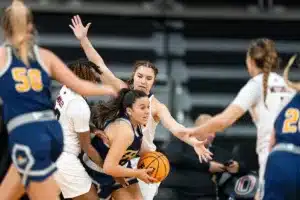 Omaha Mavericks guard Polina Nikulochkina
