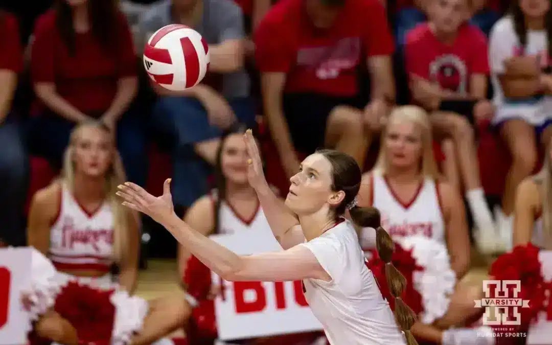 Reilly, Krause Lead Huskers to Home-Opening Sweep of Islanders