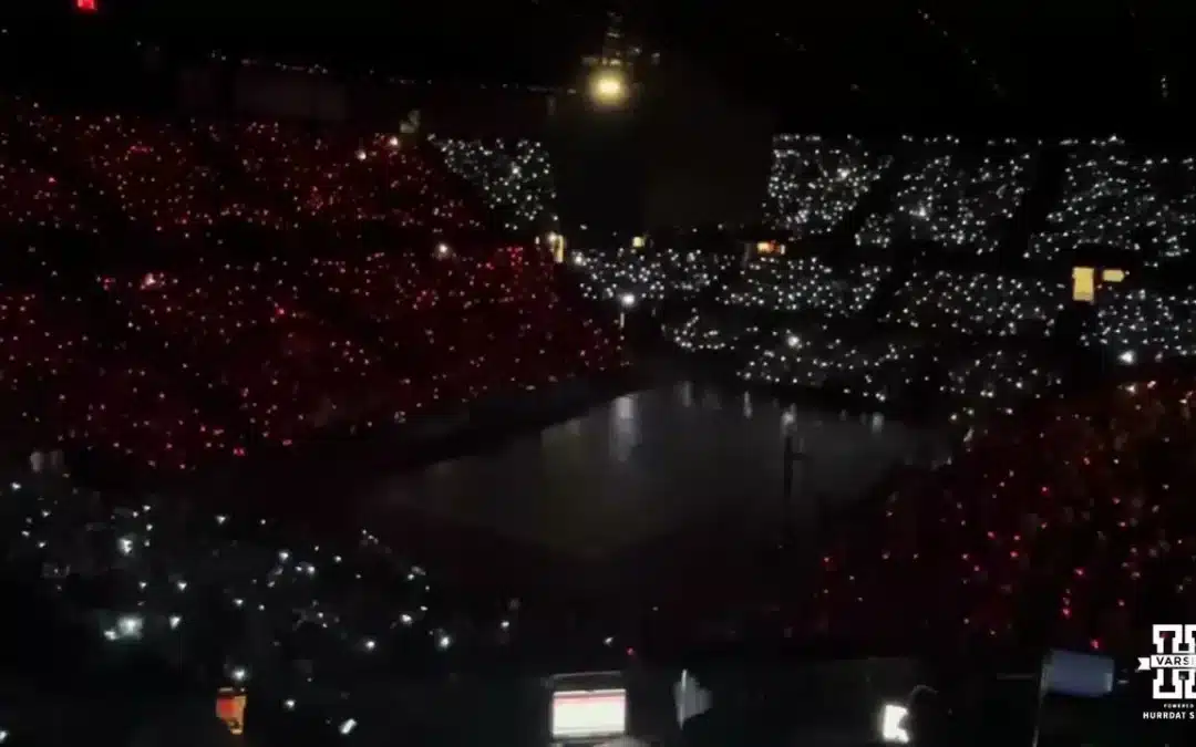 Nebraska Volleyball light show might be the BEST IN SPORTS!