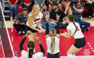 Middles Feast as No. 2 Nebraska Sweeps Iowa in Sunday Matinee