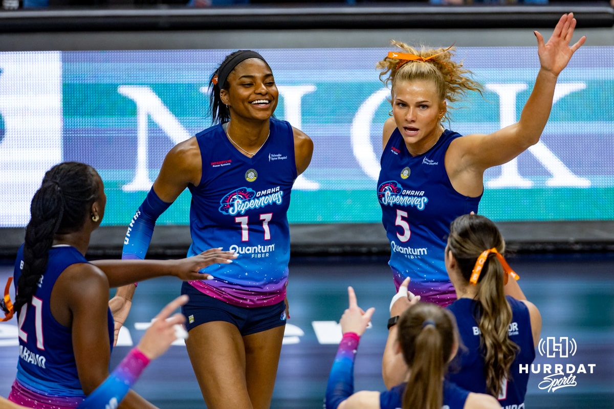 Rookies, former Jayhawks power Supernovas to sweep over Columbus