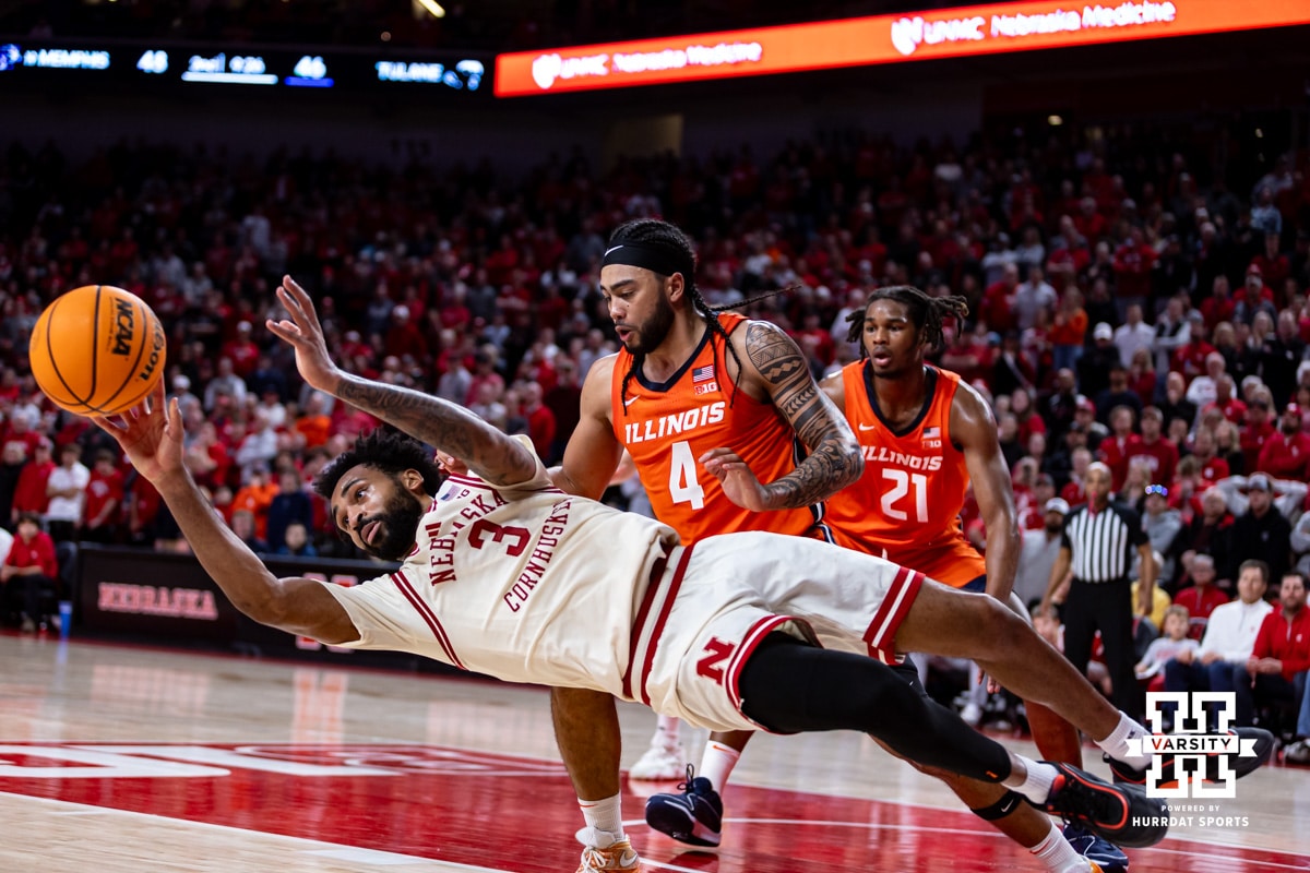 Nebraska Cornhuskers guard Brice Williams (3) makes a pass as against the Illinois Fighting Illini during a college basketball game, Thursday, January 30, 2025, in Lincoln, Nebraska. Photo by John S. Peterson.
