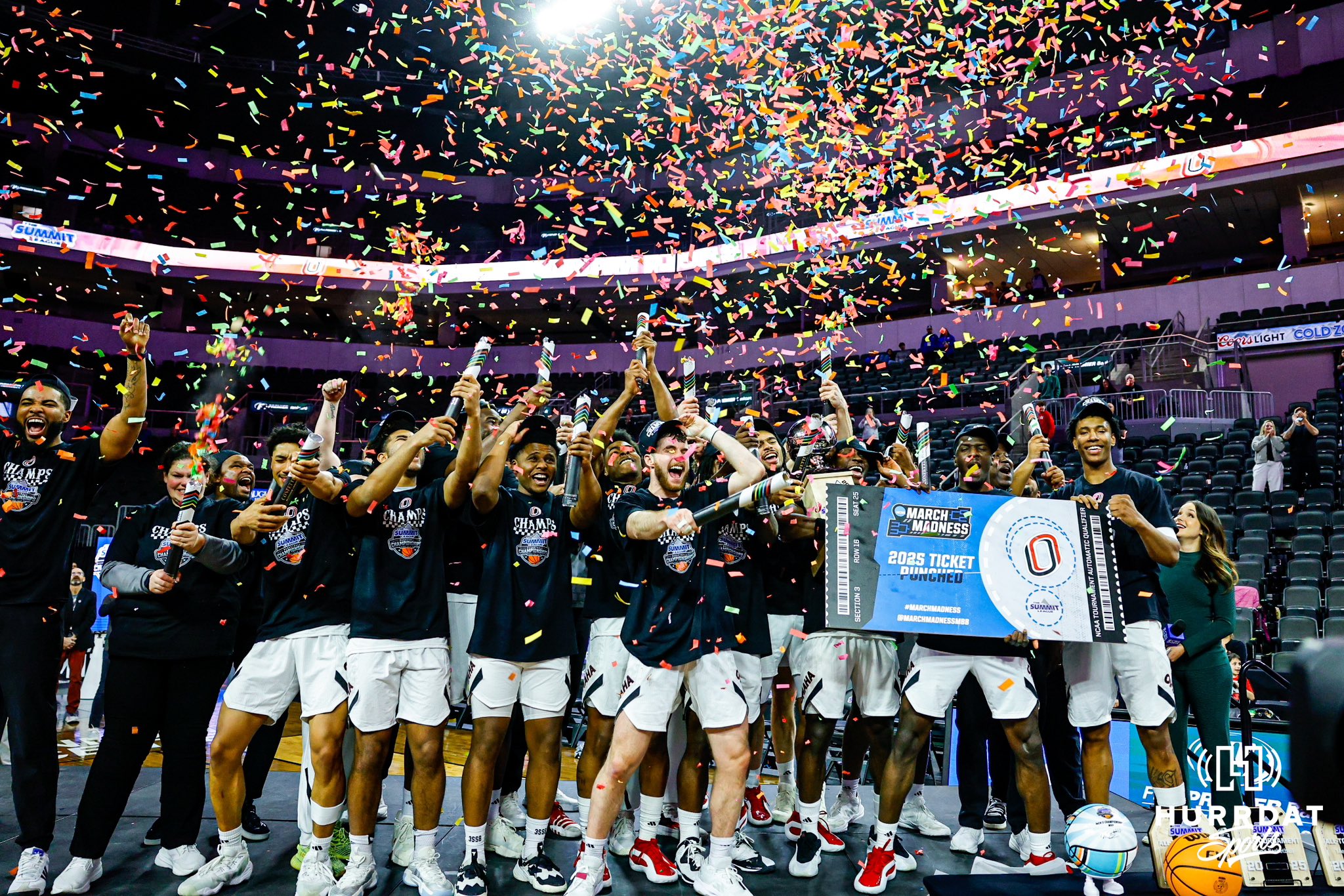 Omaha Confetti Crutchfield, Omaha Men’s Basketball Reach The Summit