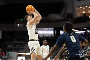 Omaha Mavericks Tony Osburn shoots a pull up jumper during a college basketball game against Oral Roberts on March 1st, 2025 in Omaha Nebraska. Photo by Brandon Tiedemann.