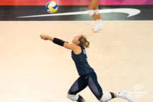 Team Hentz Morgan Hentz (#46) dives for the ball during the Athletes Unlimited Volleyball match against Team Valentin-Anderson on Thursday, October 9, 2025, in Omaha, Nebraska. Photo by Brandon Tiedemann.