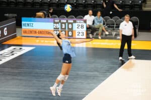 Team Hentz Sarah Parsons (#30) serves during the Athletes Unlimited Volleyball match against Team Valentin-Anderson on Thursday, October 9, 2025, in Omaha, Nebraska. Photo by Brandon Tiedemann.