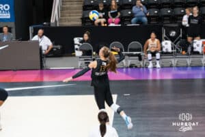Elise Goetzinger (#13) serves the ball during opening day of Athletes Unlimited Pro Volleyball on Friday, October 3rd, 2025 in Omaha, Nebraska. Photo by Brandon Tiedemann.