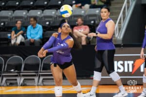 Kayla Caffey (#28) warms up during opening day of Athletes Unlimited Pro Volleyball on Friday, October 3rd, 2025 in Omaha, Nebraska. Photo by Brandon Tiedemann.