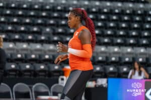 Bethania De La Cruz-Mejía (#81) warms up during opening day of Athletes Unlimited Pro Volleyball on Friday, October 3rd, 2025 in Omaha, Nebraska. Photo by Brandon Tiedemann.