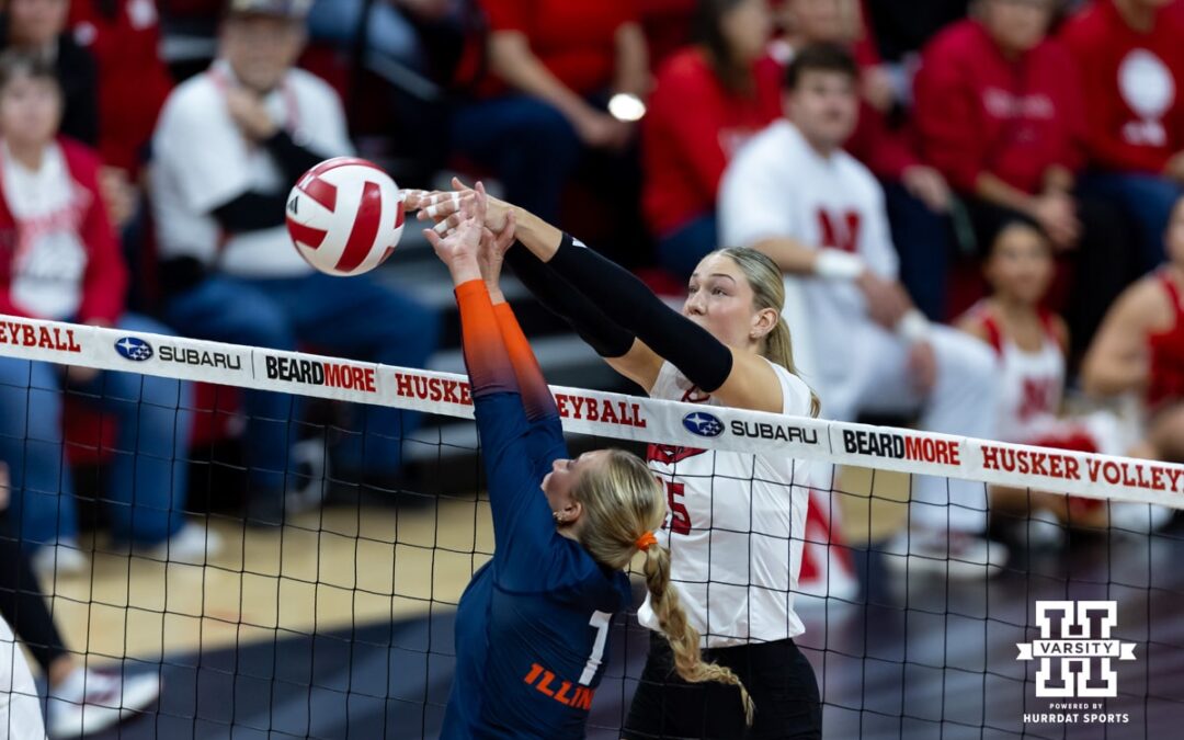 Perfect Jackson Leads No. 1 Nebraska Volleyball to Season-High Hitting 3-0 Win Over Illinois