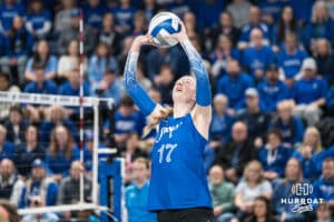Creighton Bluejay Annalea Maeder (17) sets the ball during a volleyball match game against Northern Iowa on Thursday, Dec 5, 2025, in Omaha, Nebraska. Photo by Brandon Tiedemann.