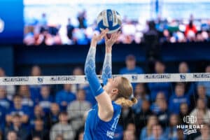 Creighton Bluejay Annalea Maeder (17) sets the ball during a volleyball match game against Northern Iowa on Thursday, Dec 5, 2025, in Omaha, Nebraska. Photo by Brandon Tiedemann.