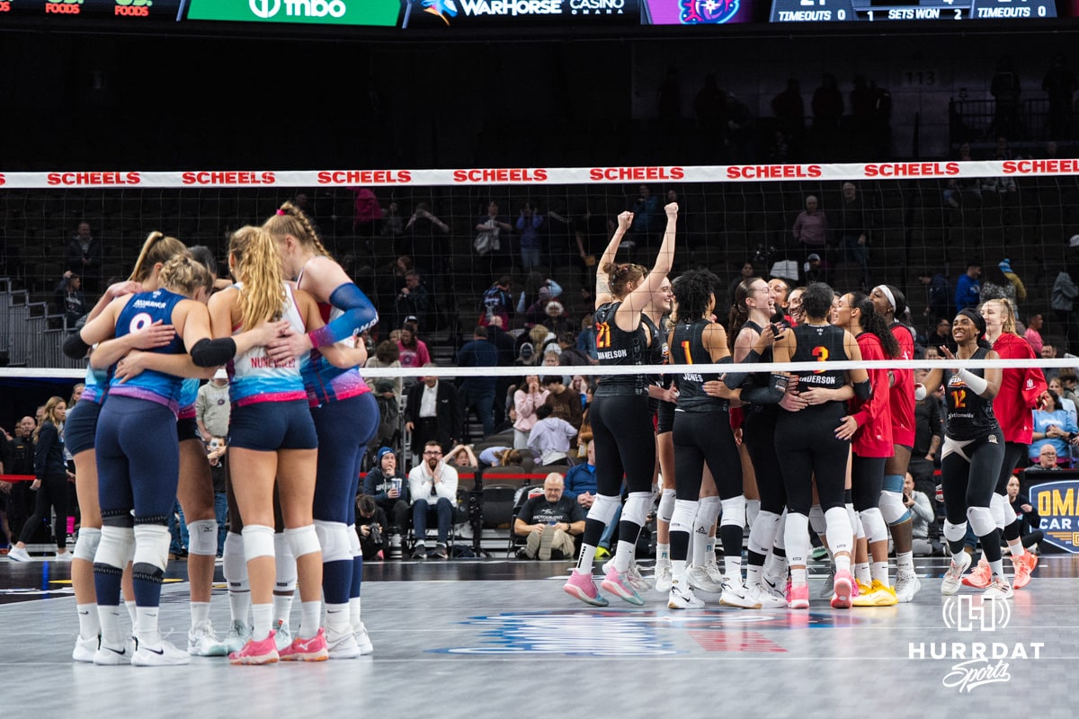 Omaha Supernovas huddle after losing to the Columbus Fury on Jan 22, 2026, in Omaha, Nebraska. Photo by Brandon Tiedemann