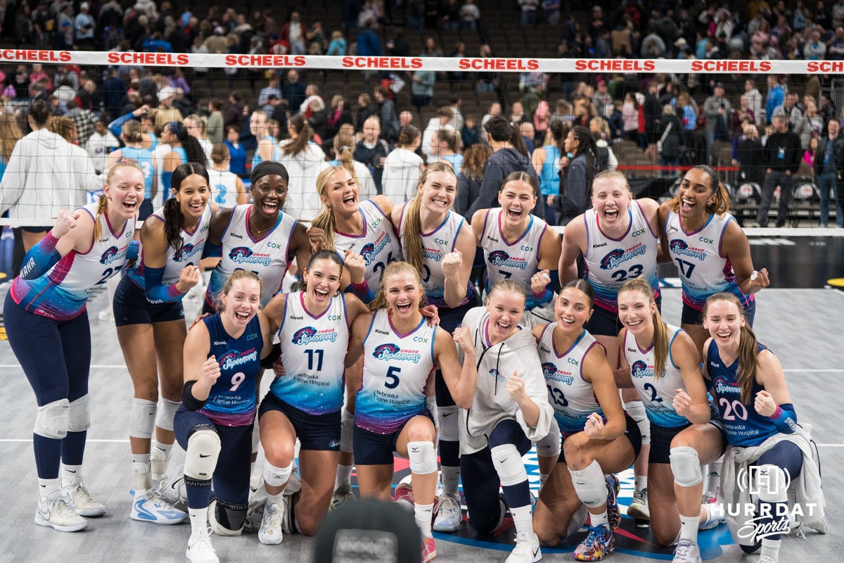 Omaha Supernovas pose together after sweeping the San Diego Mojo on Jan 8, 2026 in Omaha, Nebraska. Photo by Brandon Tiedemann
