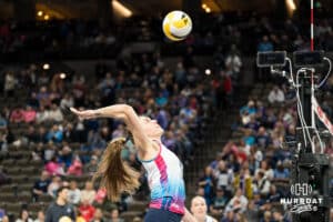 Omaha Supernovas Kiara Reinhardt (10) warms up before a professional volleyball match against the San Diego Mojo on Jan 8, 2026 in Omaha, Nebraska. Photo by Brandon Tiedemann