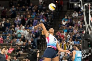 Omaha Supernovas Janice Leao (17) warms up before a professional volleyball match against the San Diego Mojo on Jan 8, 2026 in Omaha, Nebraska. Photo by Brandon Tiedemann