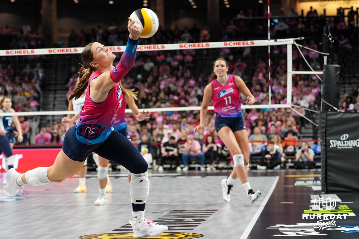 Omaha Supernova Norah TeBrake (7) dives for the ball during a major league volleyball match against the Orlando Valkyries on Feb 15, 2026, in Omaha, Nebraska. Photo by Brandon Tiedemann