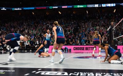 Supernovas fend off Indy in five sets in front of record crowd