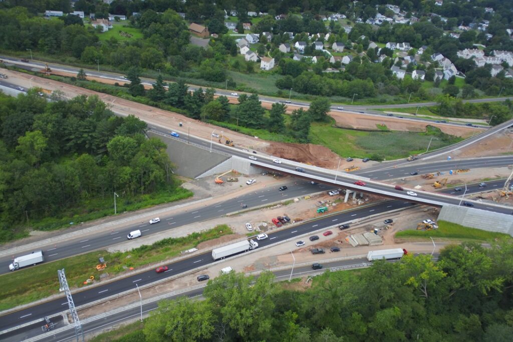 Overhead view of new Rt 15 NB bridge over I_91 south of East Main Street