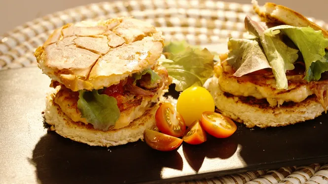 HAMBURGUESA DE PEIX I MARISC AMB COCA BAMBA