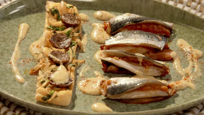 SARDINES AMB SOBRASSADA I BOTIFARRÓ