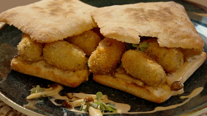 SARDINES AMB SOBRASSADA I BOTIFARRÓ