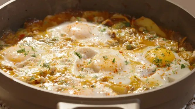 CASSOLA DE VERDURES,BOLETS I OUS