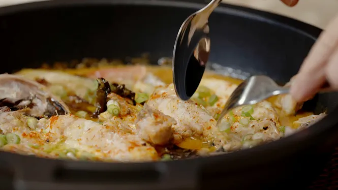 GALLINETA AMB SALSA THAI