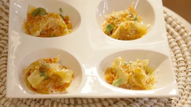 WONTON A LA BOLONYESA AMB SALSA COENTA