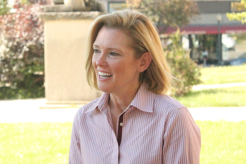 Democratic Congressional Candidate Discusses Platform Indiana Daily Student