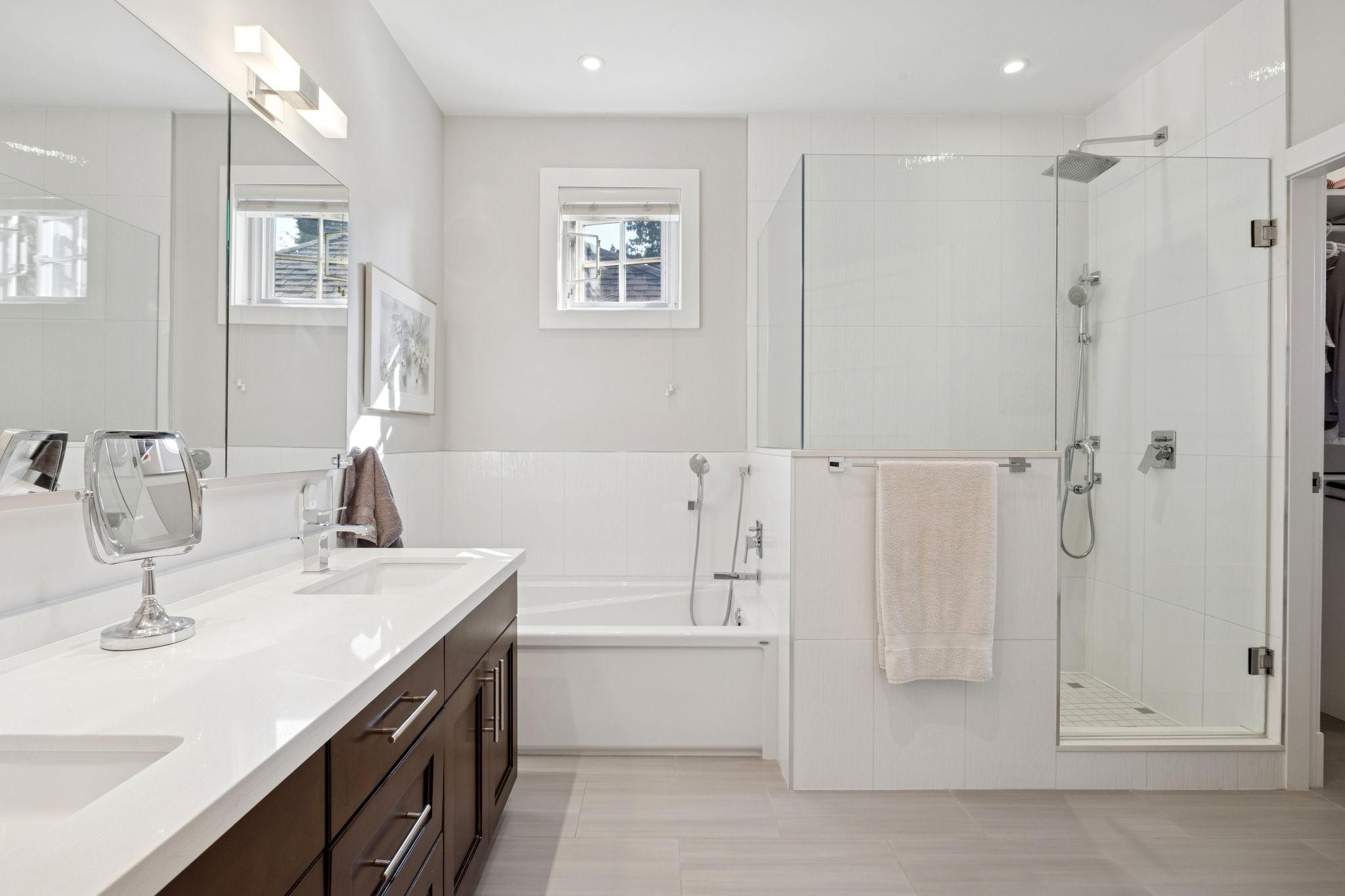 2133 Gordon Avenue, West Vancouver listing image