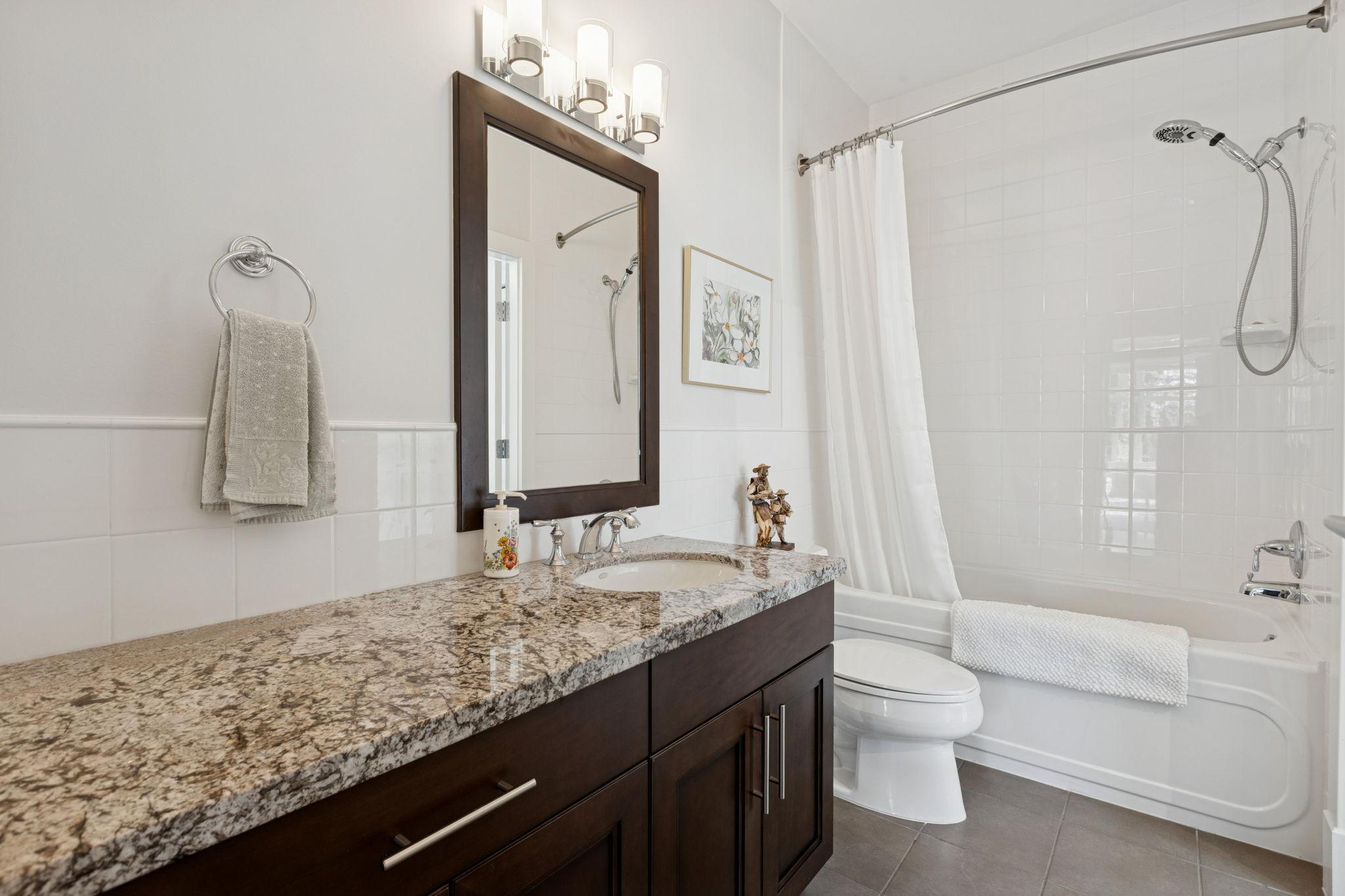 2133 Gordon Avenue, West Vancouver listing image