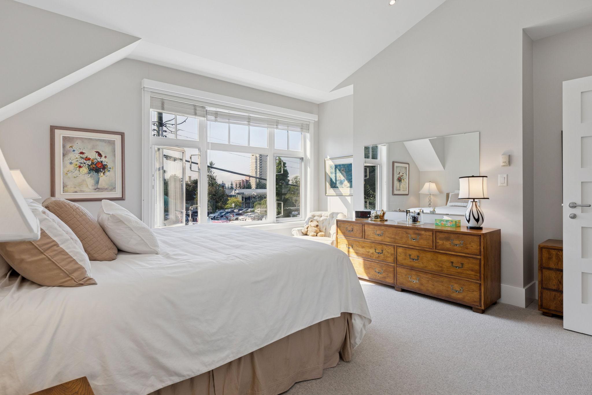 2133 Gordon Avenue, West Vancouver listing image