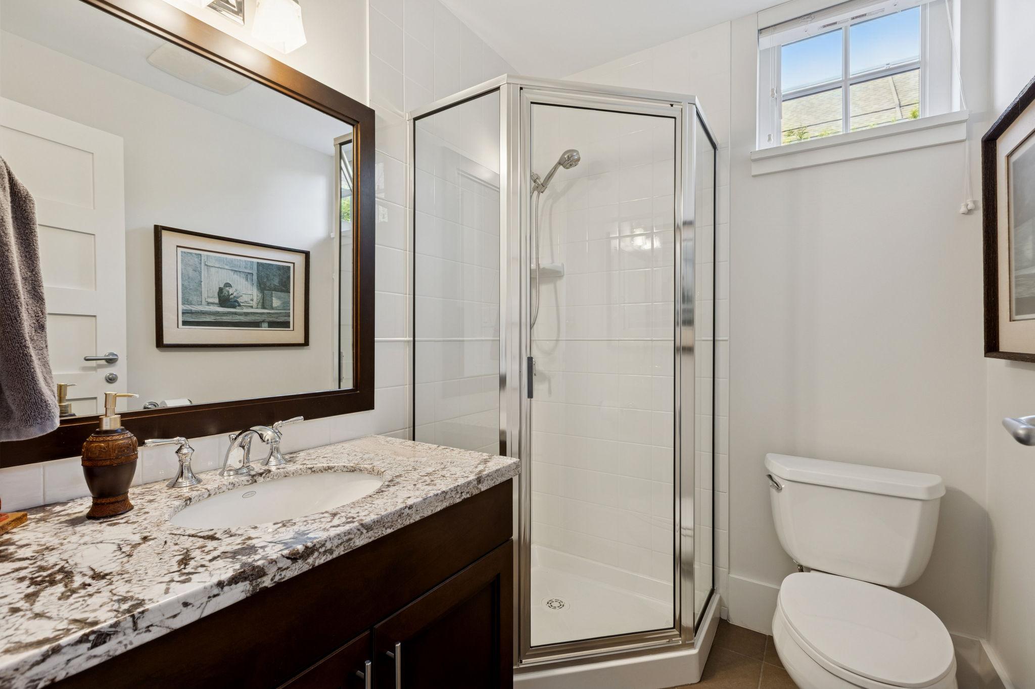 2133 Gordon Avenue, West Vancouver listing image