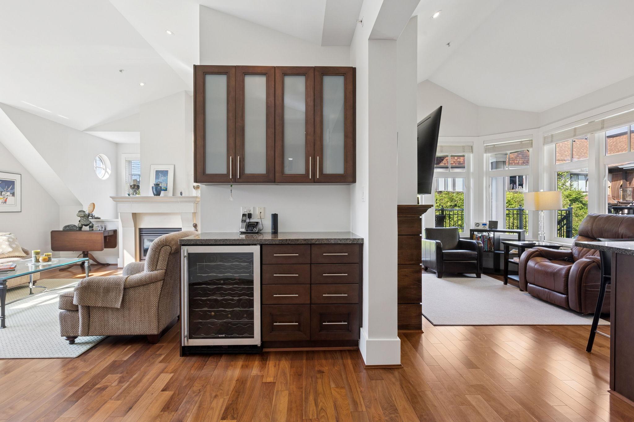 2133 Gordon Avenue, West Vancouver listing image