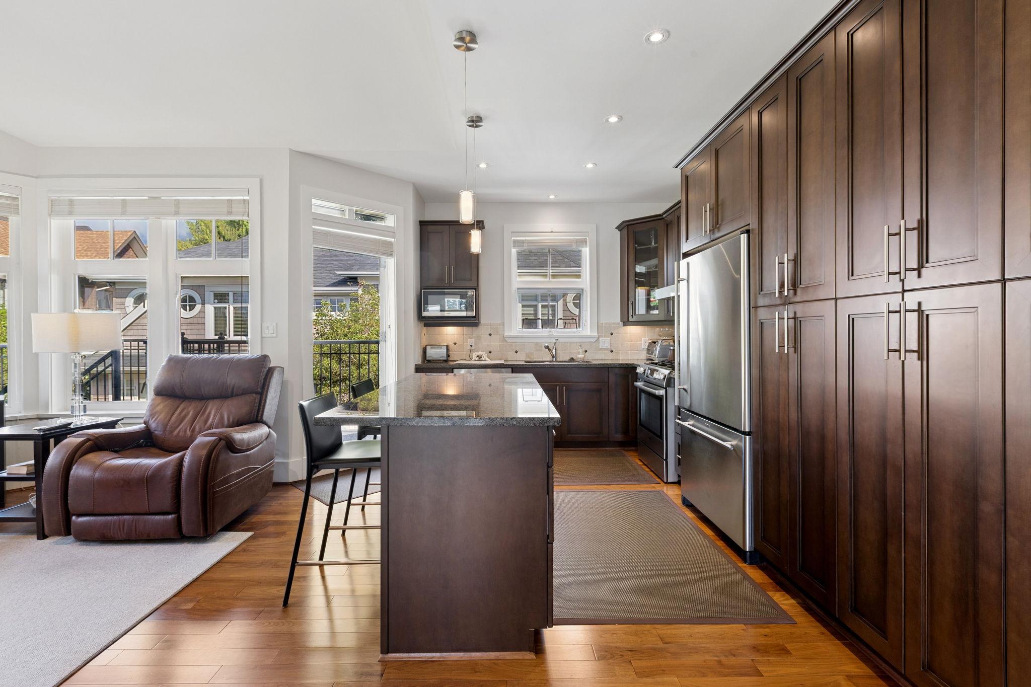 2133 Gordon Avenue, West Vancouver listing image