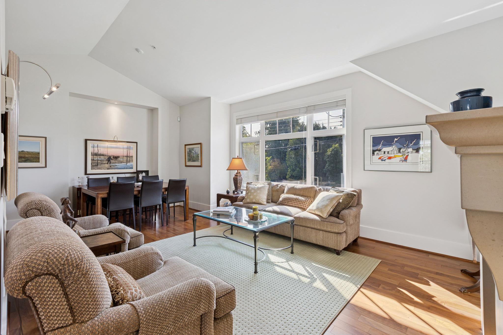 2133 Gordon Avenue, West Vancouver listing image