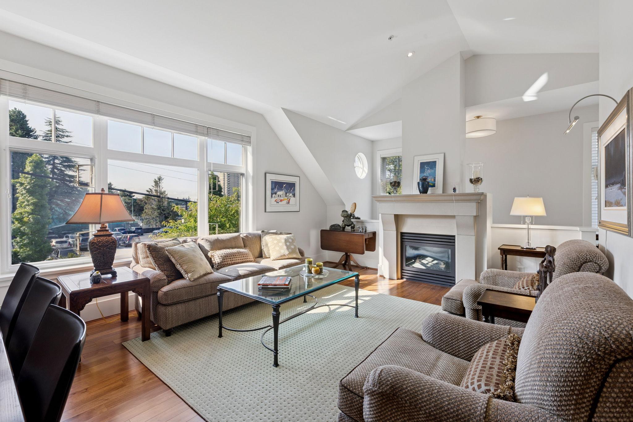 2133 Gordon Avenue, West Vancouver listing image