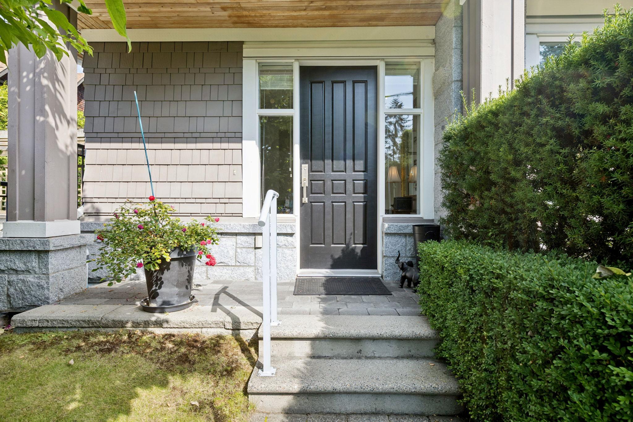 2133 Gordon Avenue, West Vancouver listing image