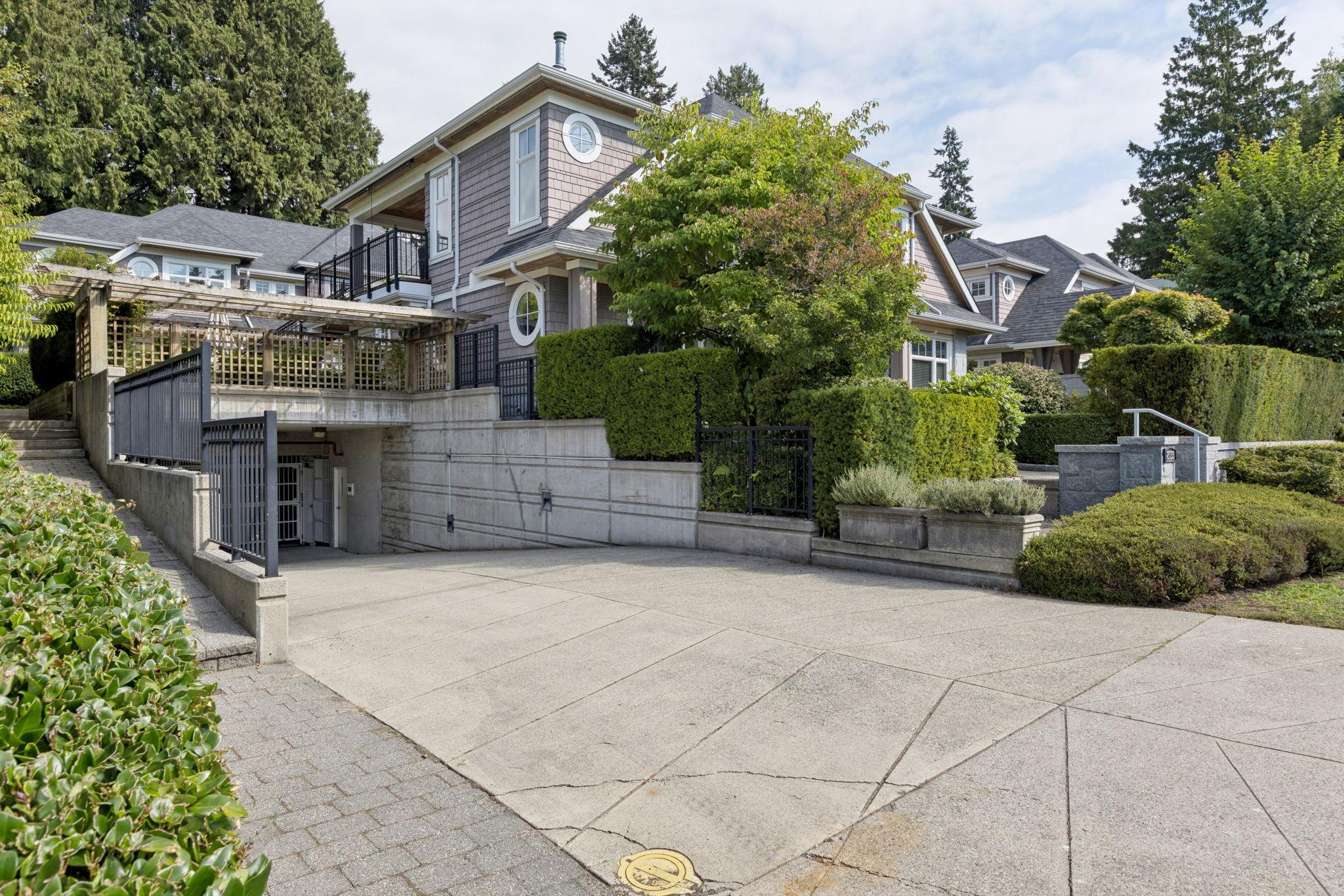 2133 Gordon Avenue, West Vancouver listing image