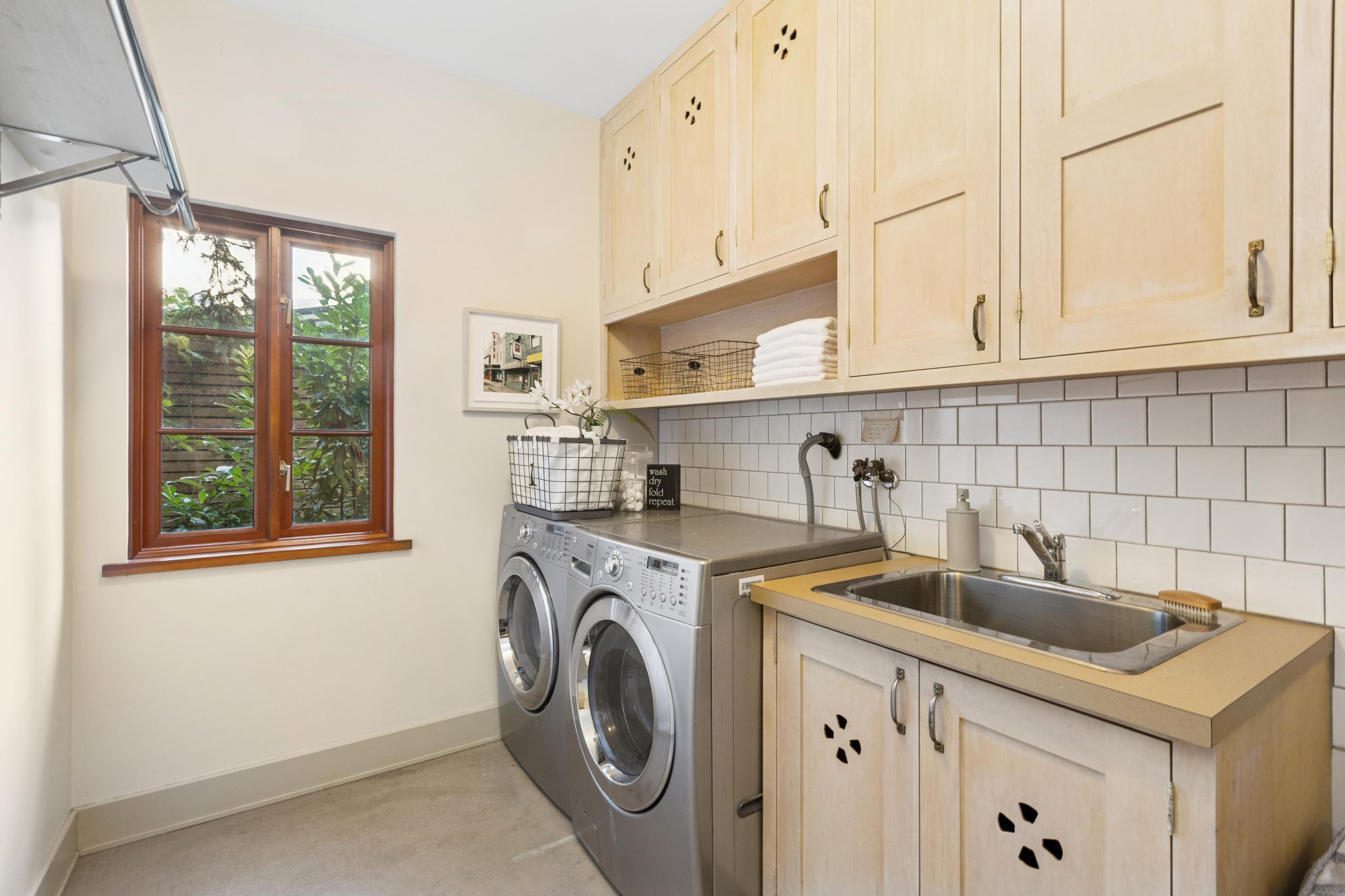 947 22nd Street, West Vancouver listing image