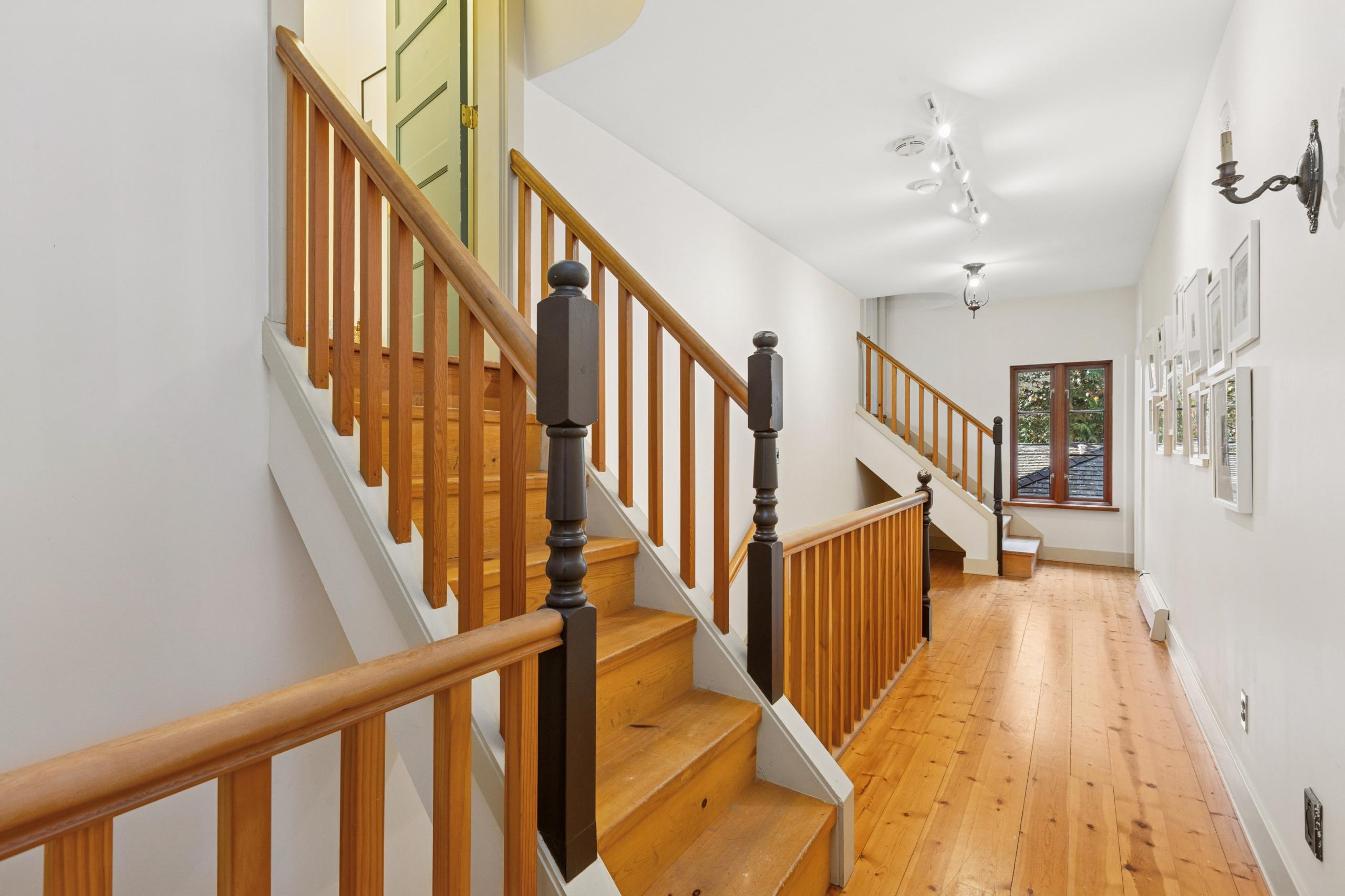 947 22nd Street, West Vancouver listing image