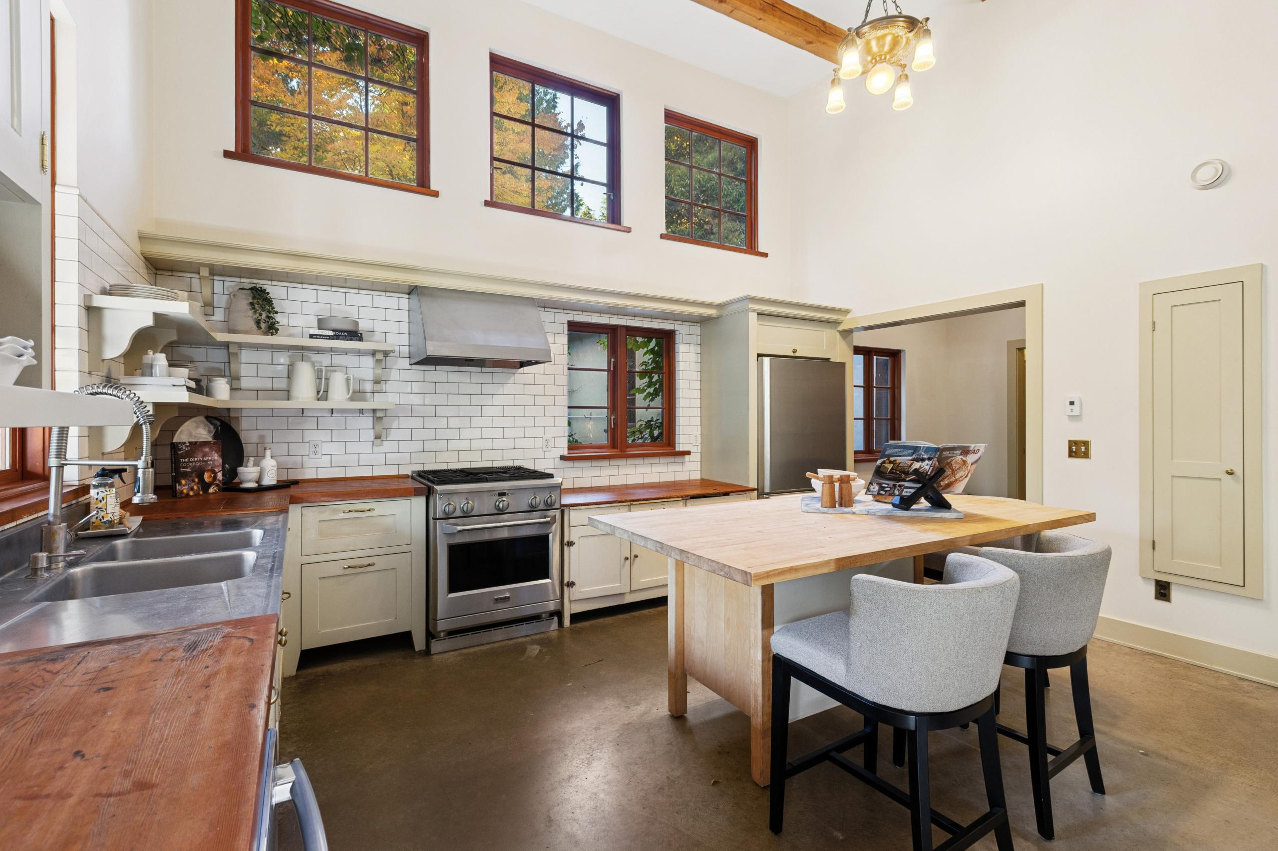 947 22nd Street, West Vancouver listing image