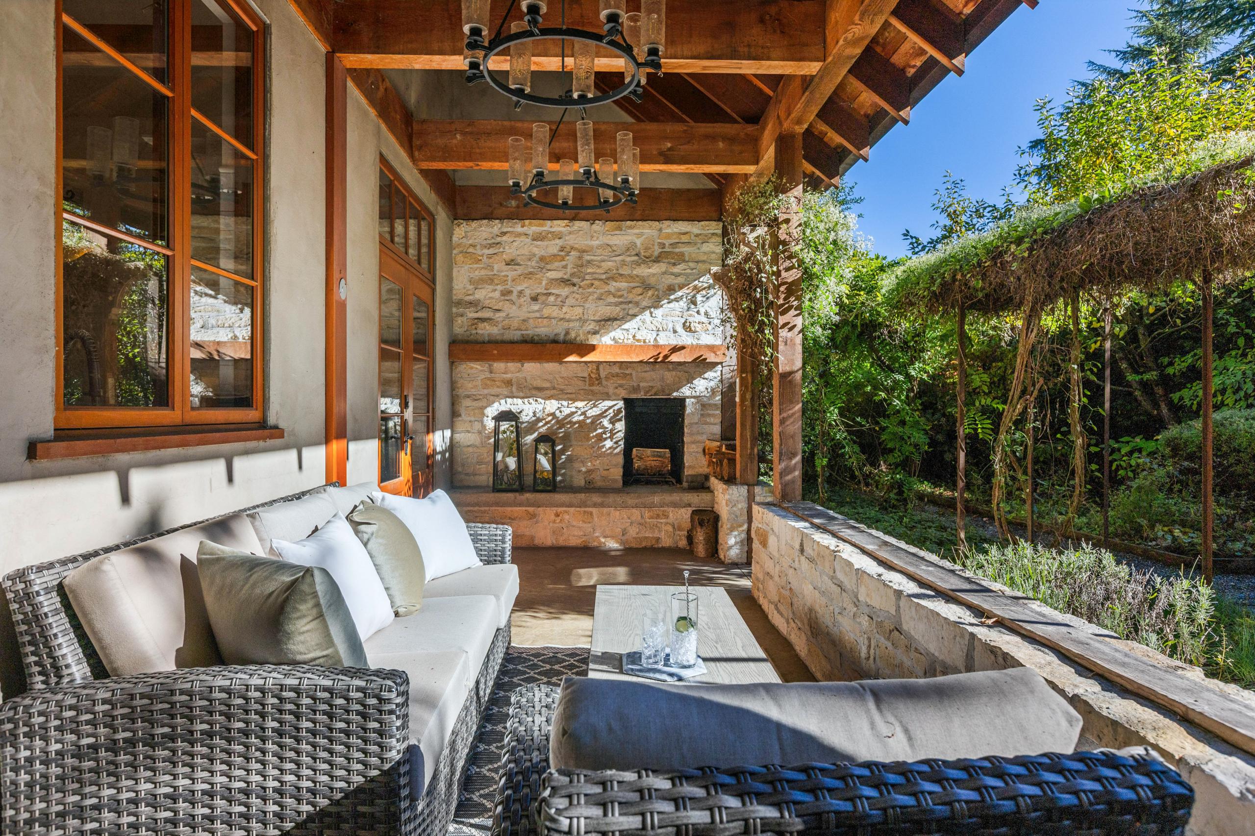 947 22nd Street, West Vancouver listing image