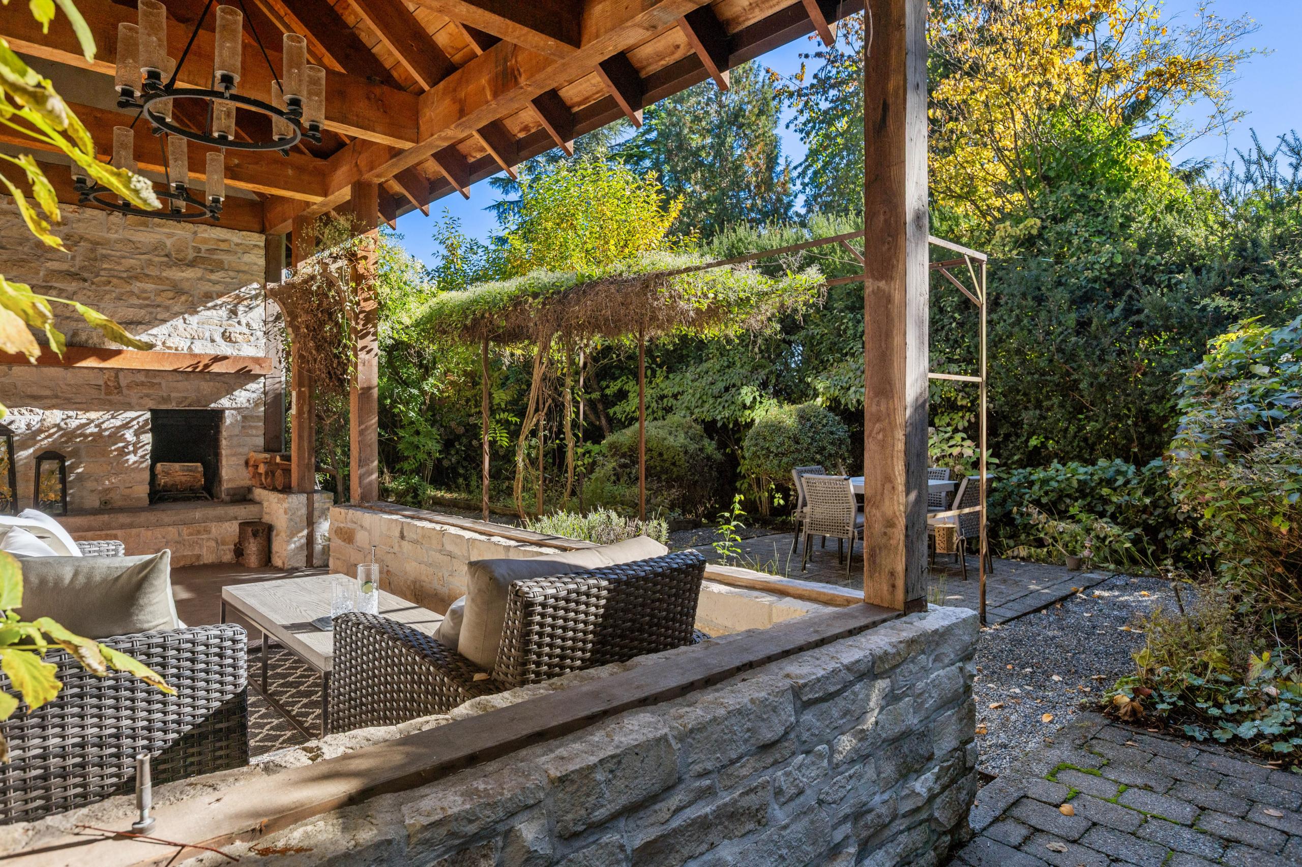 947 22nd Street, West Vancouver listing image