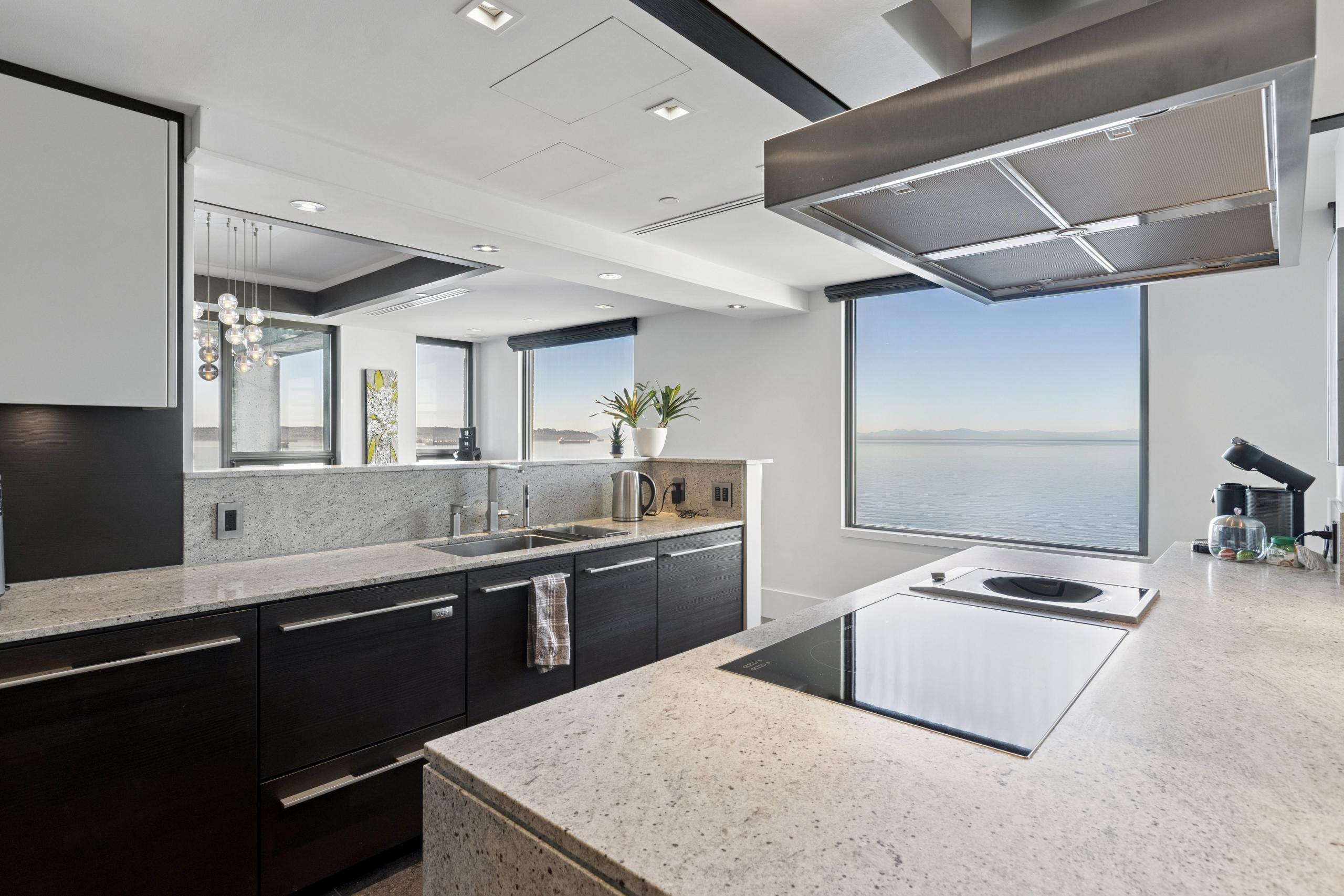 9-2250 Bellevue Avenue, West Vancouver listing image